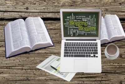 Blog posts writer